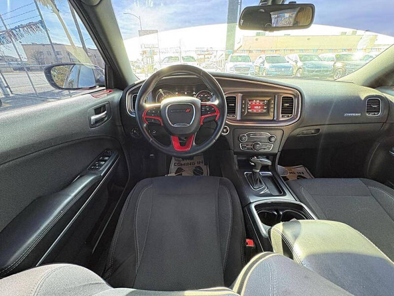 2015 Dodge Charger SE