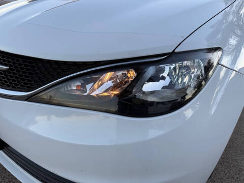 2017 Chrysler Pacifica LX