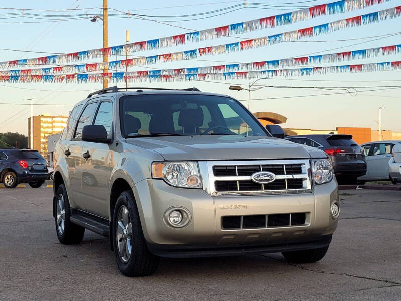 2012 Ford Escape XLT photo 2