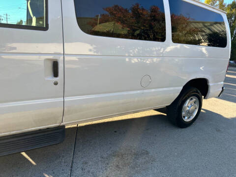 2009 Ford E-Series E-350 SD XLT