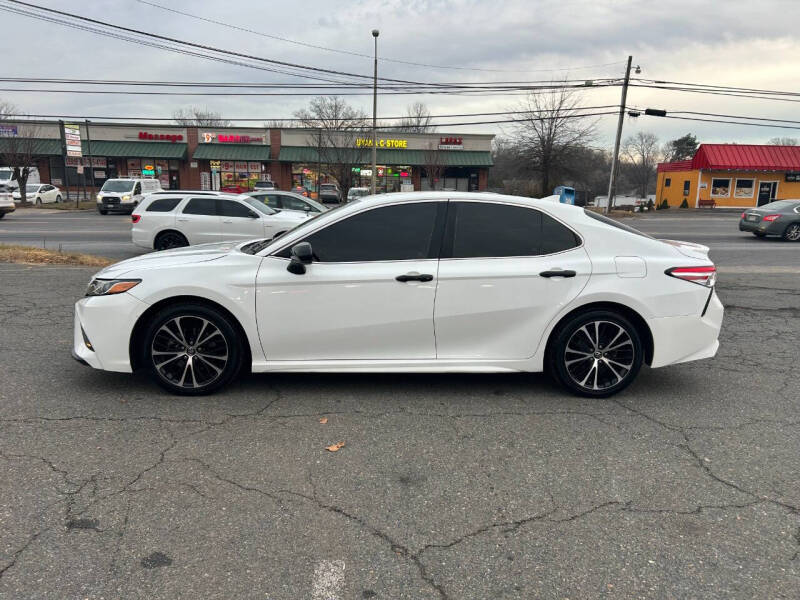 2020 Toyota Camry SE