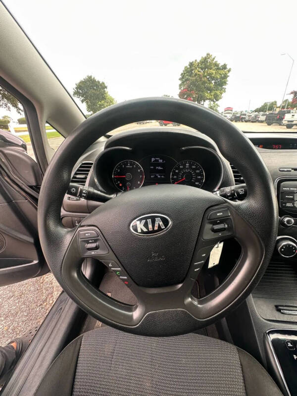 2017 Kia Forte5 LX