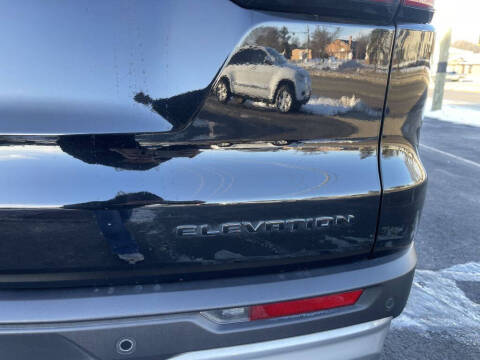 2024 GMC Acadia Elevation