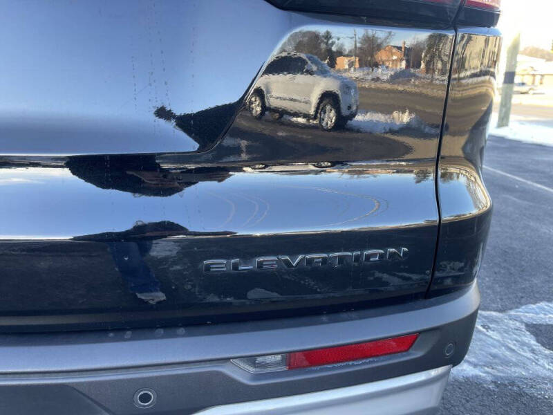 2024 GMC Acadia Elevation