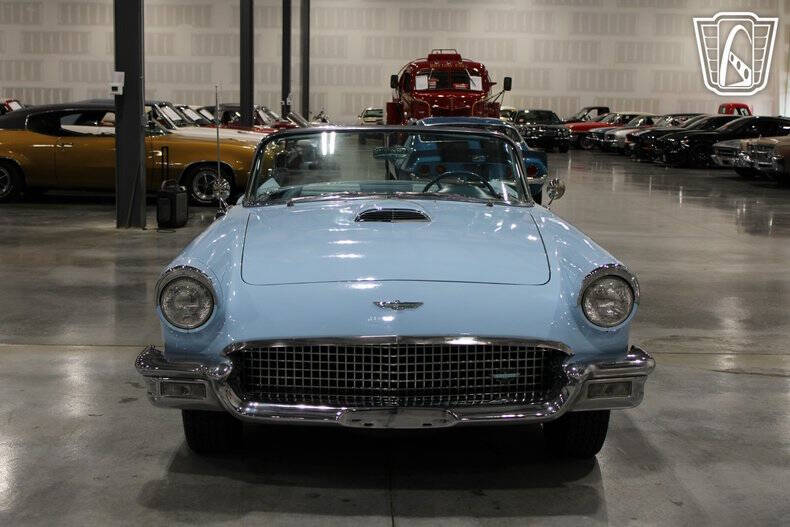 1957 Ford Thunderbird
