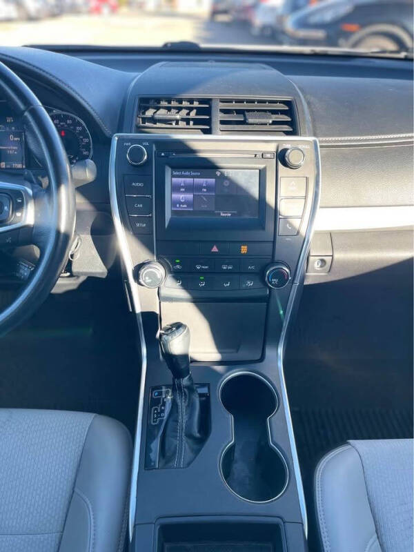 2016 Toyota Camry SE