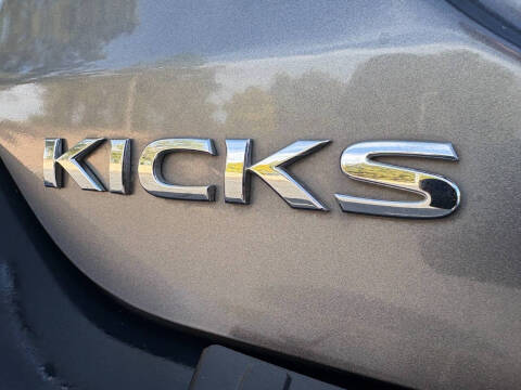 2019 Nissan Kicks S