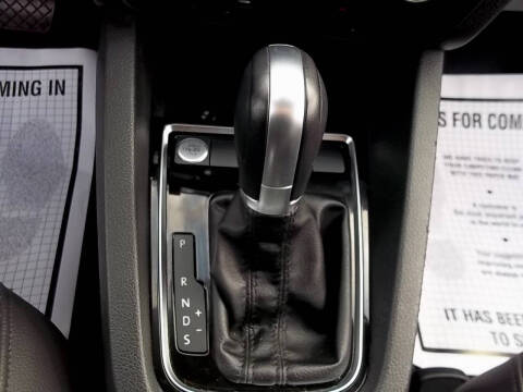 2017 Volkswagen Jetta 1.8T SEL Premium