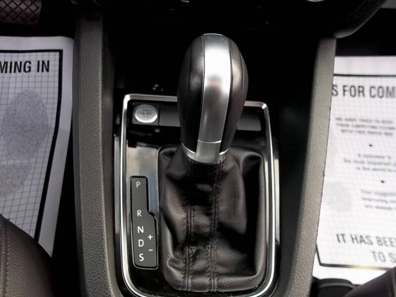 2017 Volkswagen Jetta 1.8T SEL Premium