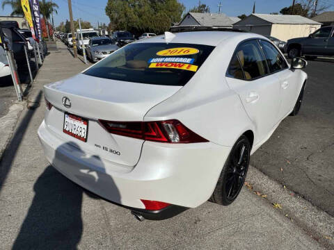 2016 Lexus IS 300