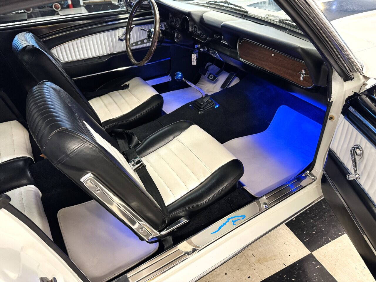 1965 Ford Mustang 17