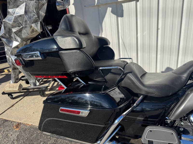 2015 Harley-Davidson FLHTCU103 -