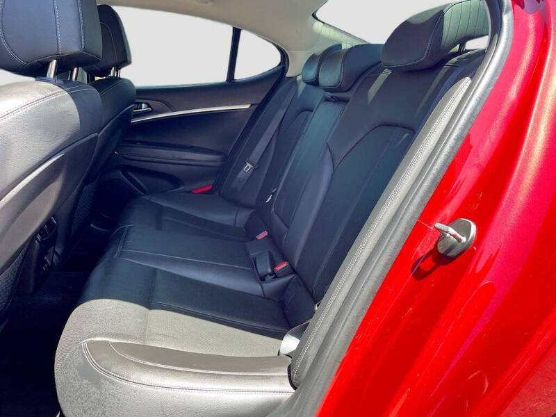 2023 Genesis G70