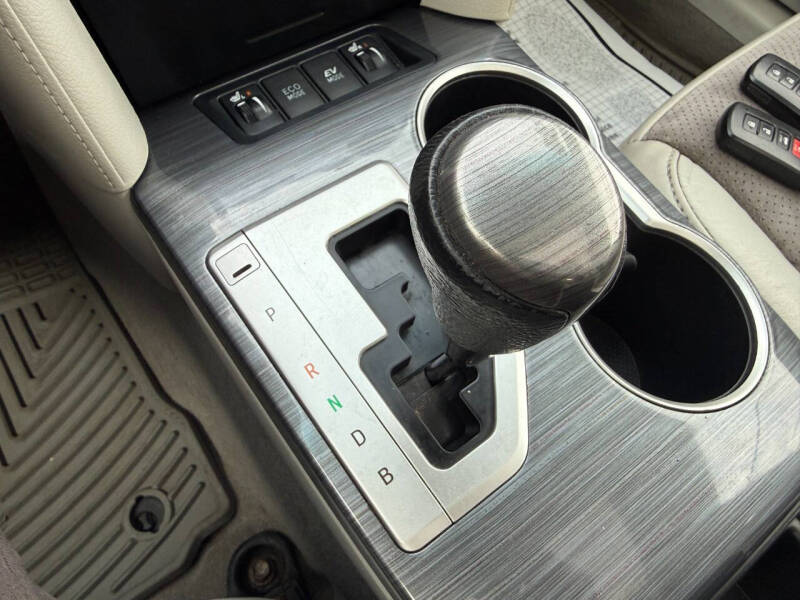 2012 Toyota Camry Hybrid XLE