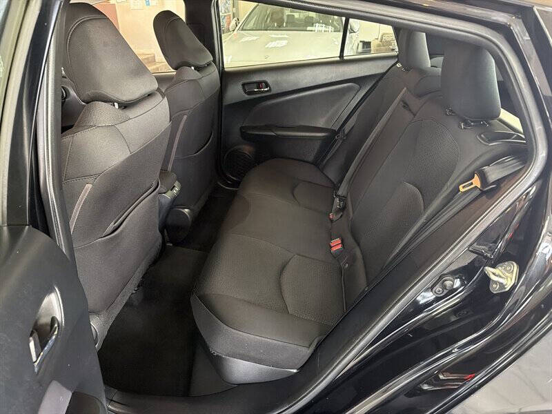 2022 Toyota Prius LE