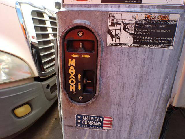 2017 Freightliner M2 106