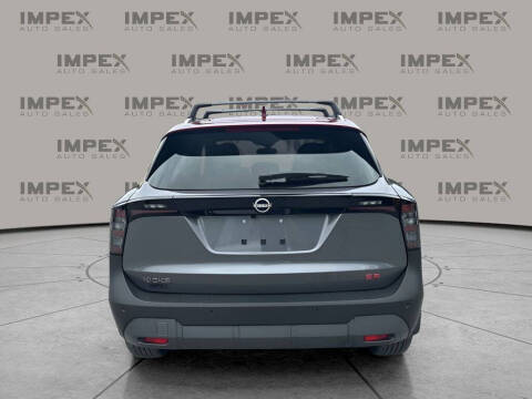 2025 Nissan Kicks SR