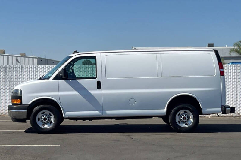 2023 GMC Savana 2500