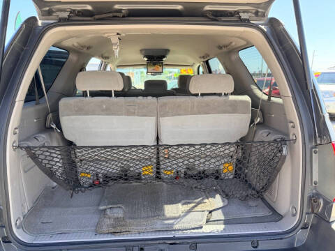 2005 Toyota Sequoia SR5