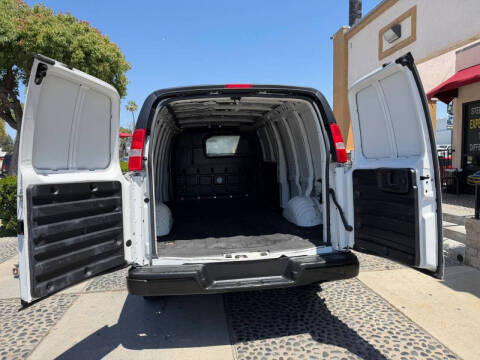 2023 GMC Savana 2500