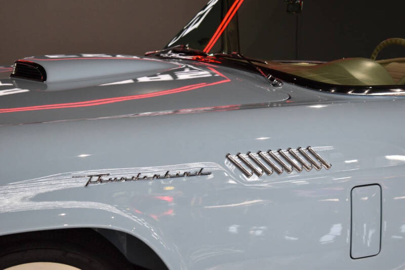 1957 Ford Thunderbird