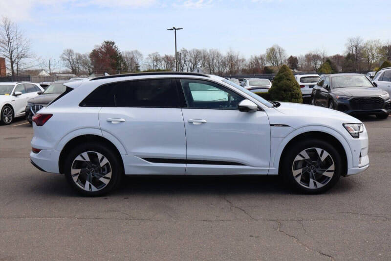 2021 Audi e-tron quattro Premium