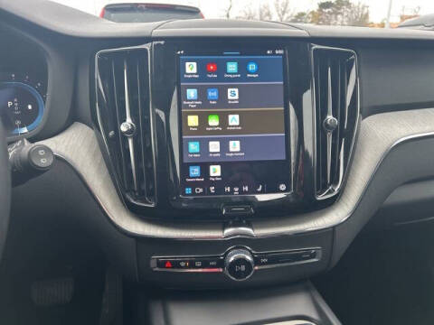 2025 Volvo XC60 B5 Plus Dark Theme