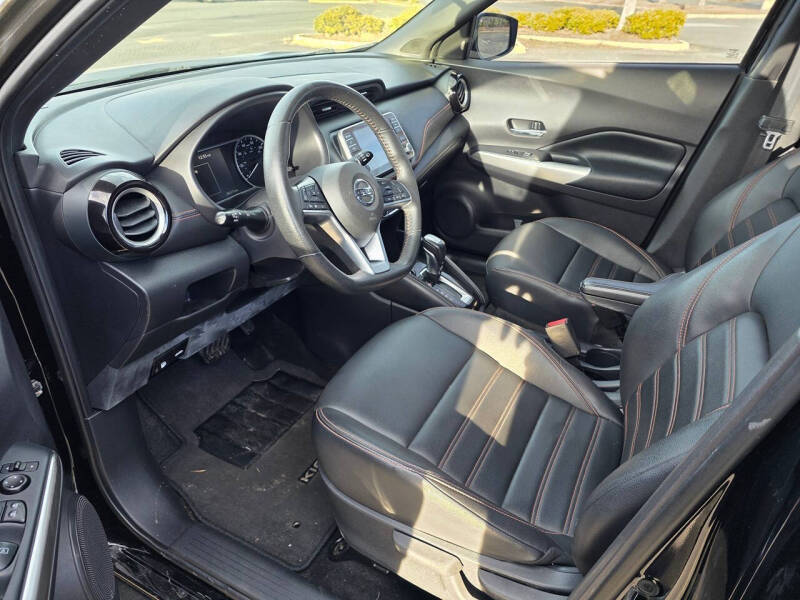 2020 Nissan Kicks SR