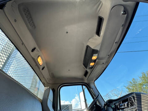 2016 Freightliner M2 106