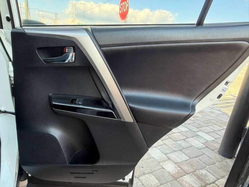 2016 Toyota RAV4 Hybrid Limited