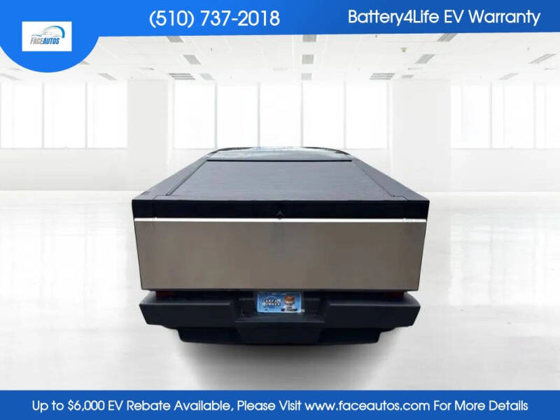 2025 Tesla Cybertruck
