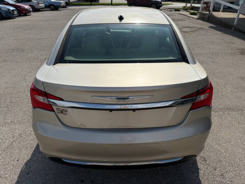 2013 Chrysler 200 Touring
