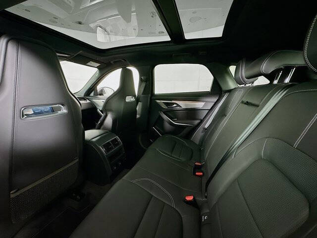 2024 Jaguar F-PACE P250 R-Dynamic S