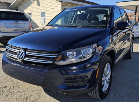 2014 Volkswagen Tiguan for sale at Adan Auto Credit in Effingham IL