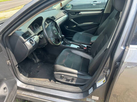 2012 Volkswagen Passat SE PZEV