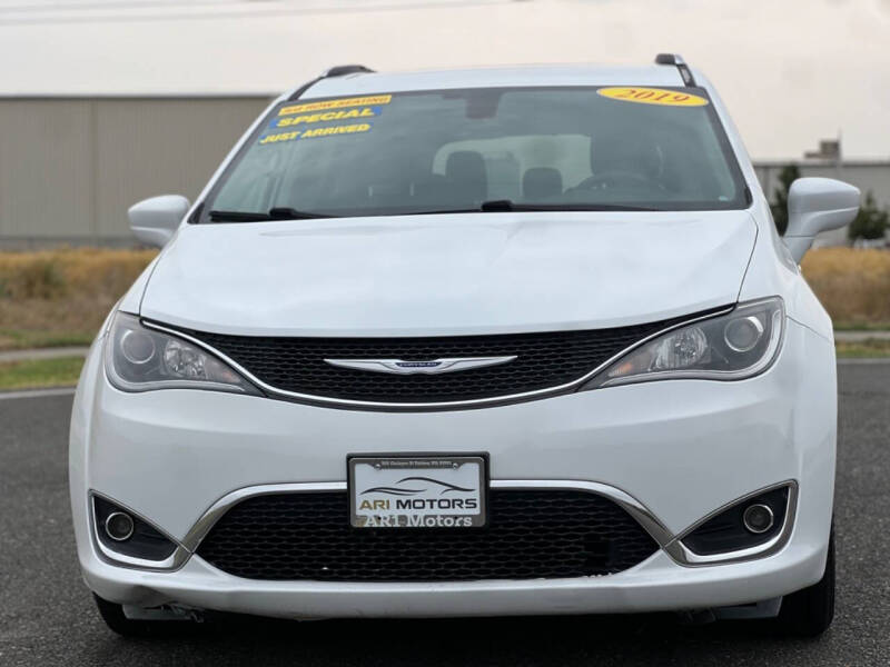 2017 Chrysler Pacifica Touring-L Plus