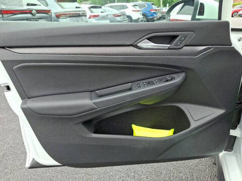 2025 Volkswagen Golf GTI SE