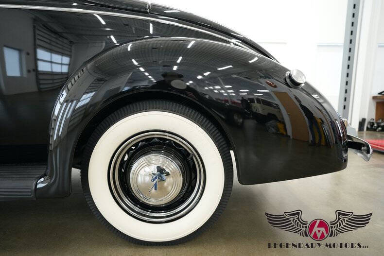1939 Ford Deluxe