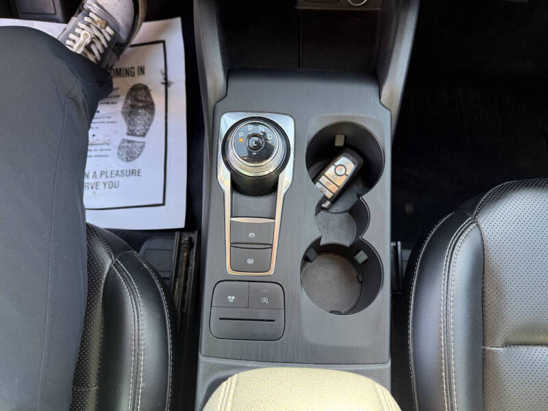 2020 Ford Escape SEL