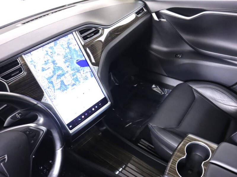 2015 Tesla Model S 70D