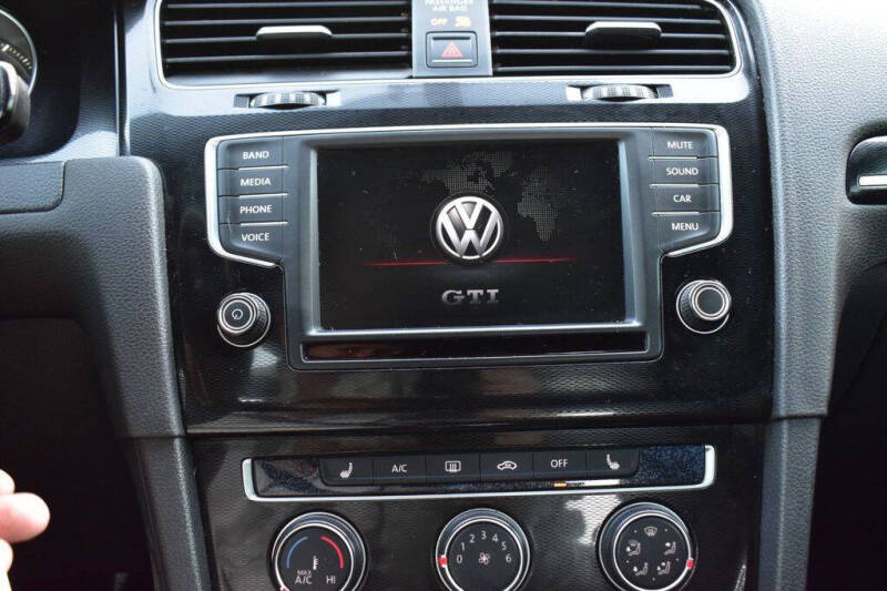 2017 Volkswagen Golf GTI S