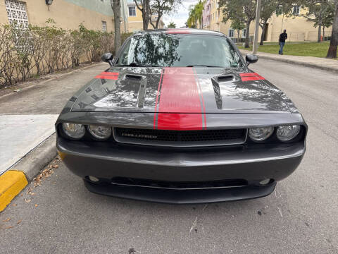 2013 Dodge Challenger SXT Plus