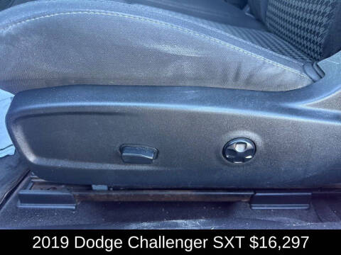 2019 Dodge Challenger SXT