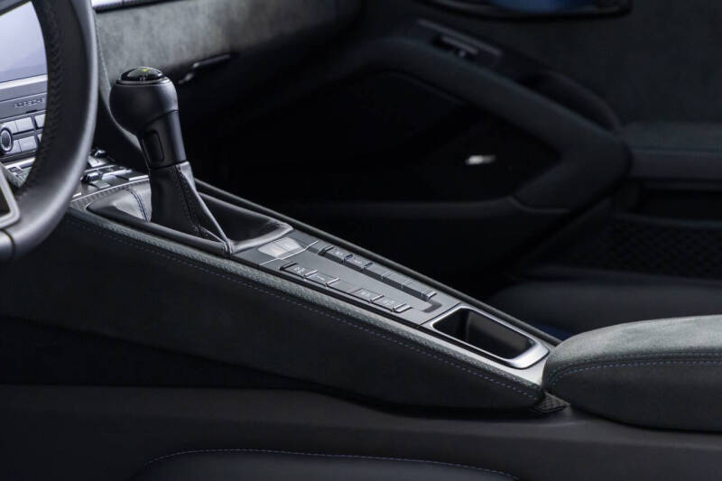 2024 Porsche 718 Cayman GT4 RS