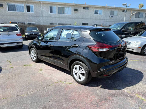2021 Nissan Kicks S