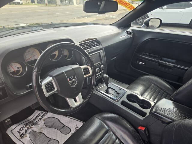 2013 Dodge Challenger SXT Plus