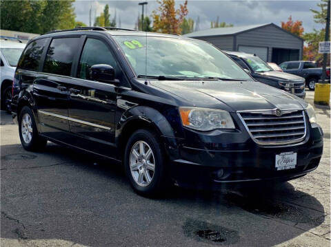 2009 Chrysler Town and Country Touring