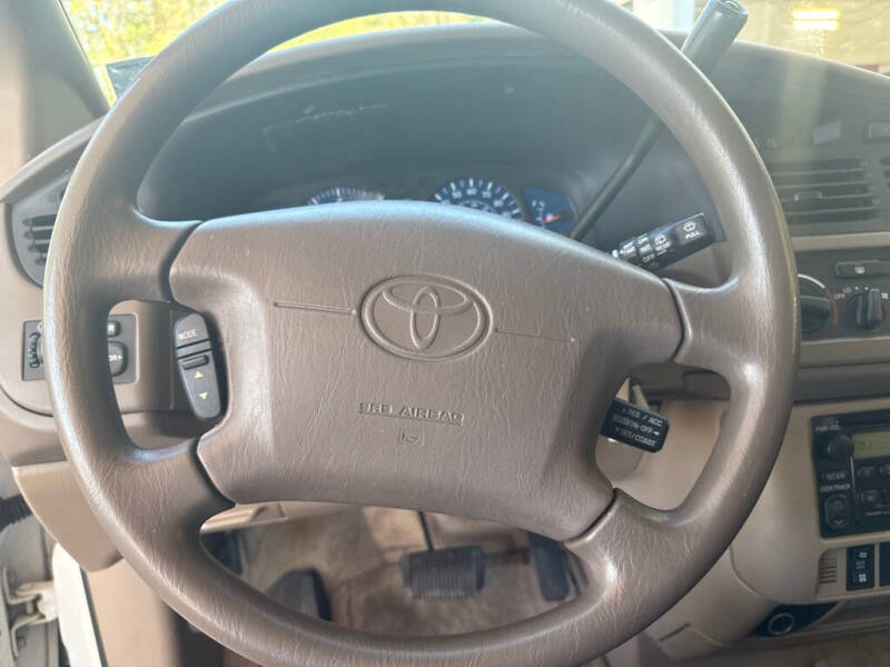 2002 Toyota Sienna LE