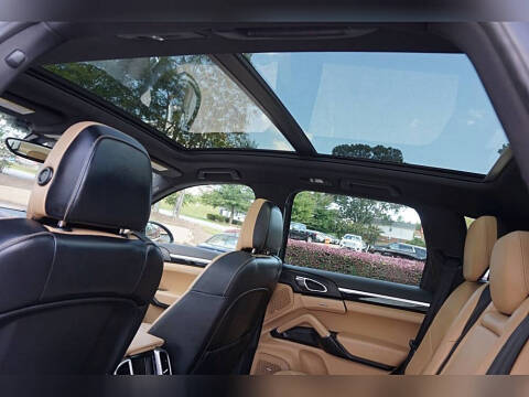 2014 Porsche Cayenne Platinum