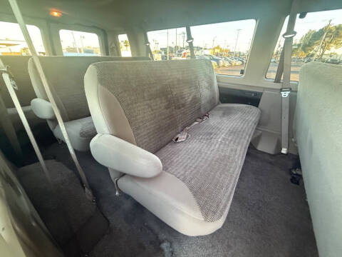 2004 Ford E-Series E-350 SD XLT